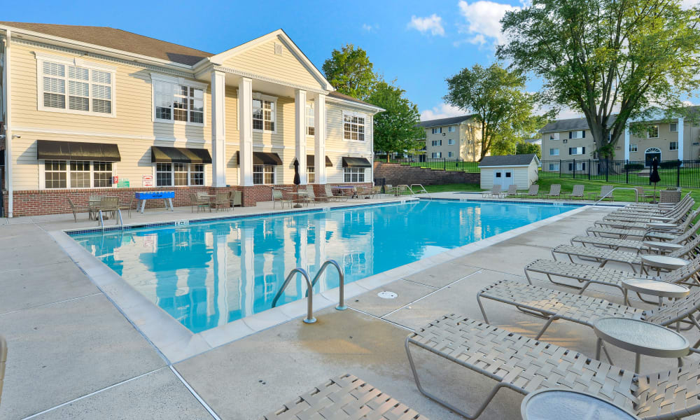 Photos of Stonegate at Devon Apartments in Devon, PA