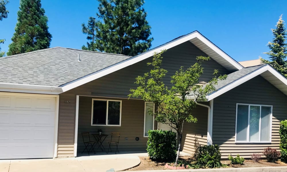 Photos of Maple Ridge Senior Living in Ashland, OR