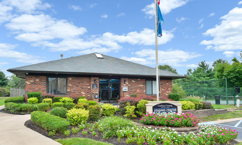Exterior shot of Cranbury Crossing Apartment Homes in East Brunswick, New Jersey