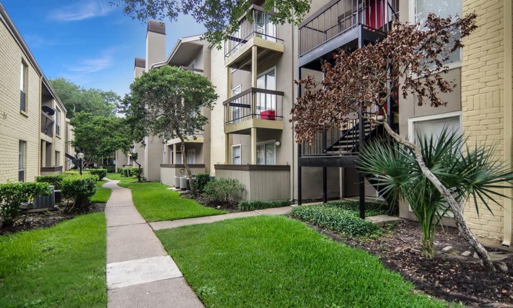 Photos of Cambridge Place in Houston, TX