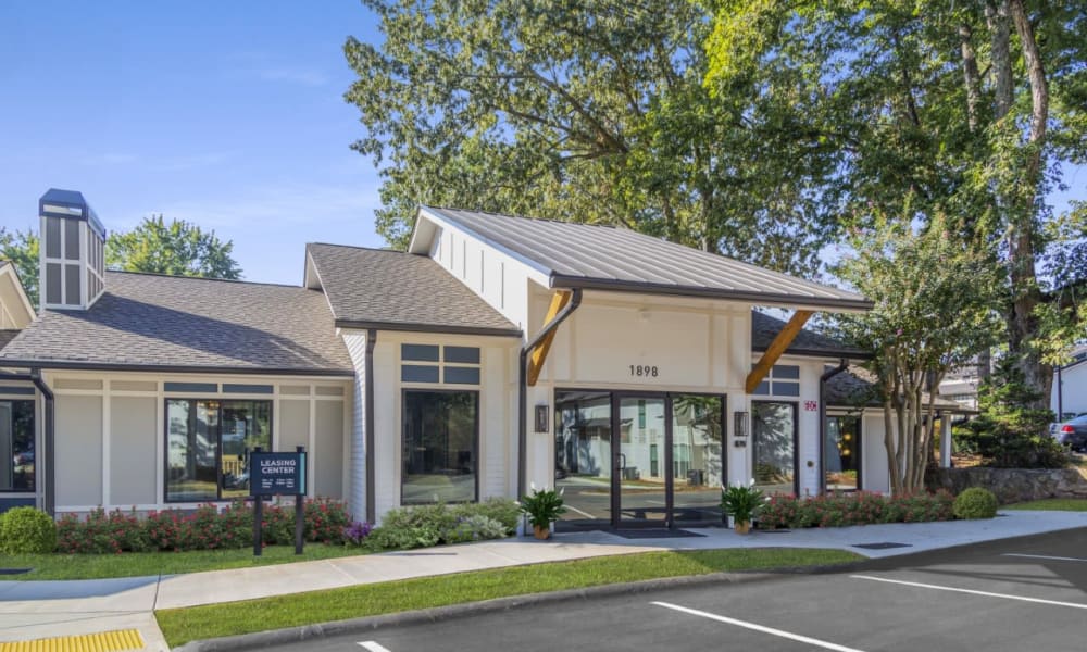 Townhome Apartments in Smyrna GA Photos of The Arlowe