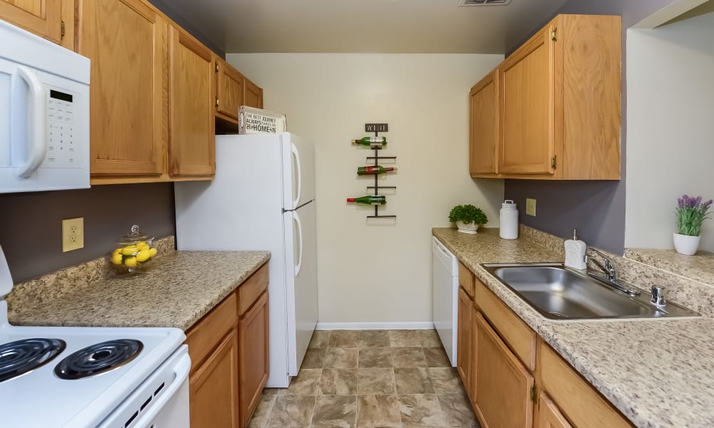 Kitchen at Fox Run Apartments & Townhomes in Bear, DE