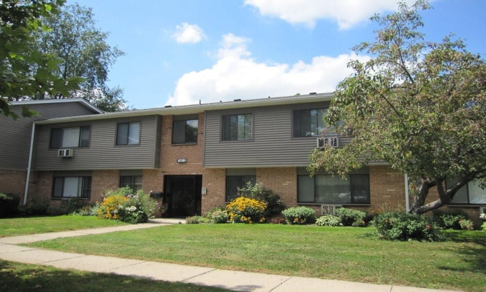 Exterior of Lake Vista Apartments in Rochester, New York