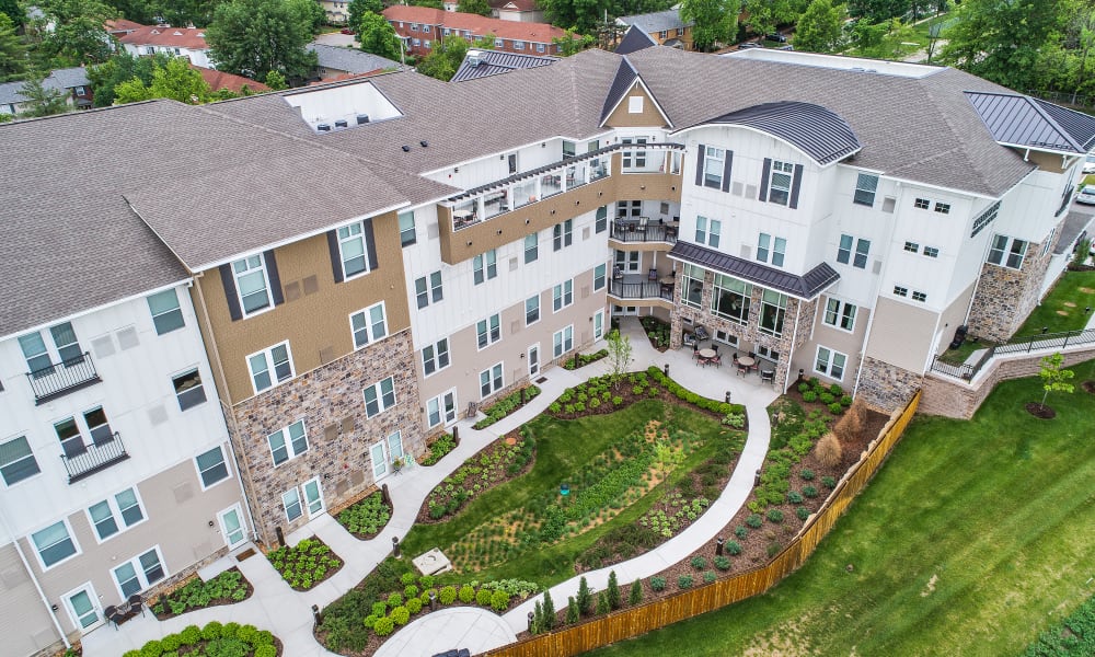 Aerial view of Anthology of Clayton View with a courtyard in Saint Louis, Missouri. 