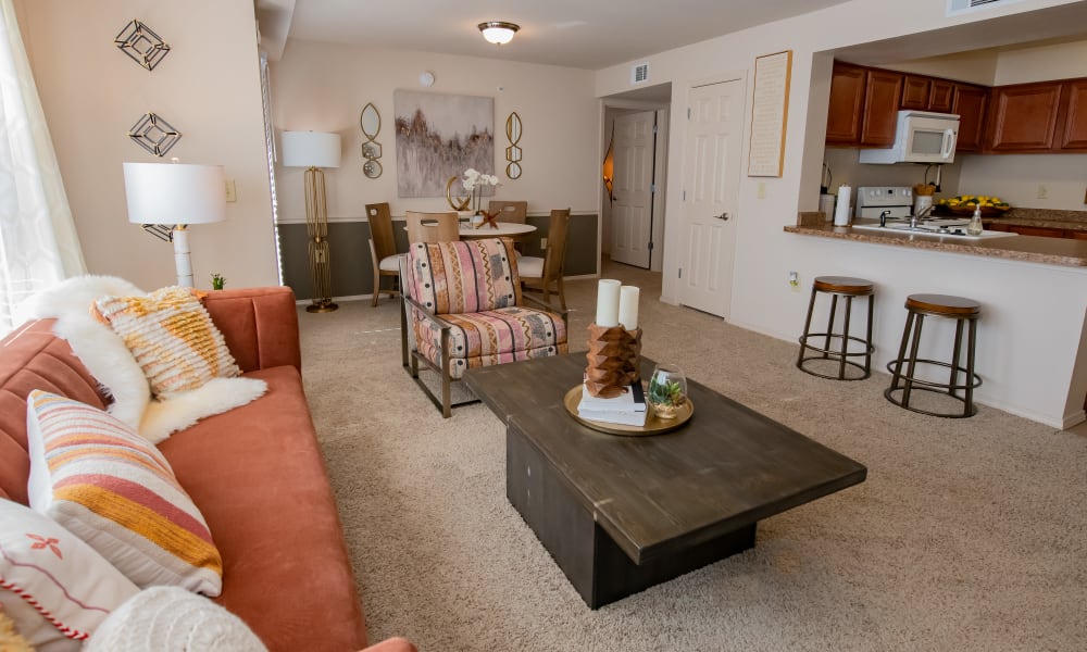The living room at Nickel Creek Apartments in Tulsa, Oklahoma