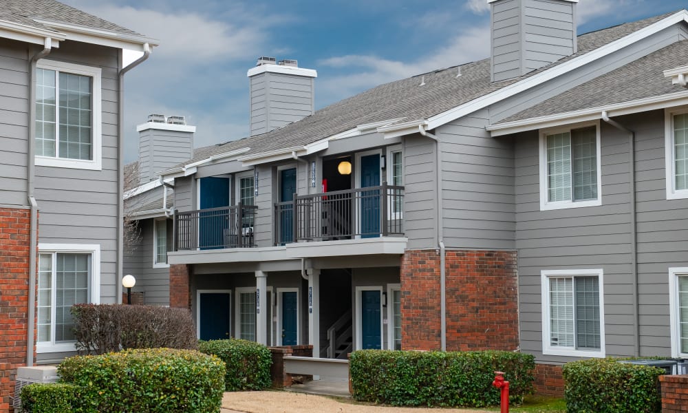 A row of apartments at The Courtyards in Tulsa, OK