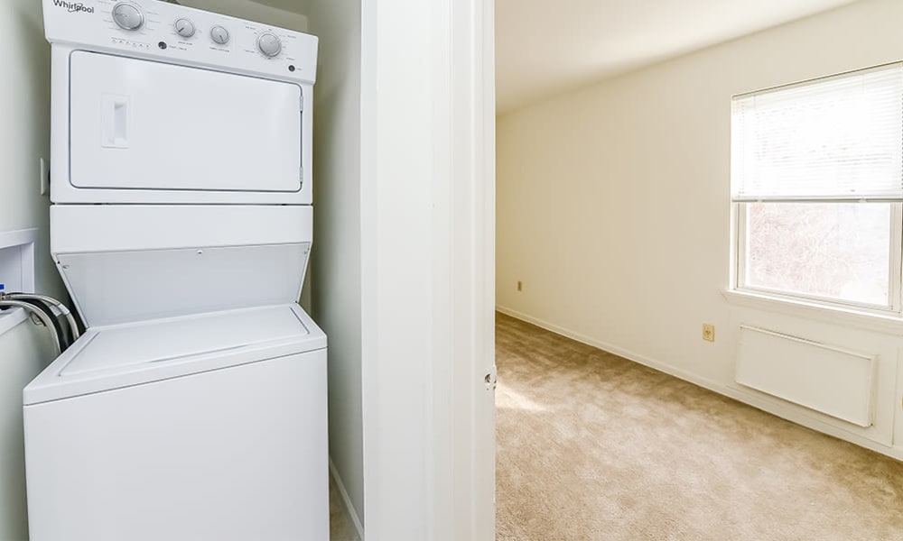 Washer and dryer at Eatoncrest Apartment Homes in Eatontown, New Jersey