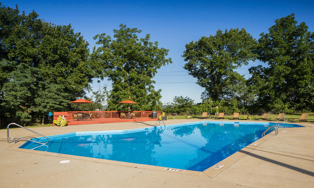 Outdoor swimming pool at Lakeshore Drive in Cincinnati, Ohio