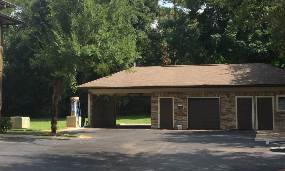 Car care center at Wimberly at Deerwood in Jacksonville, Florida