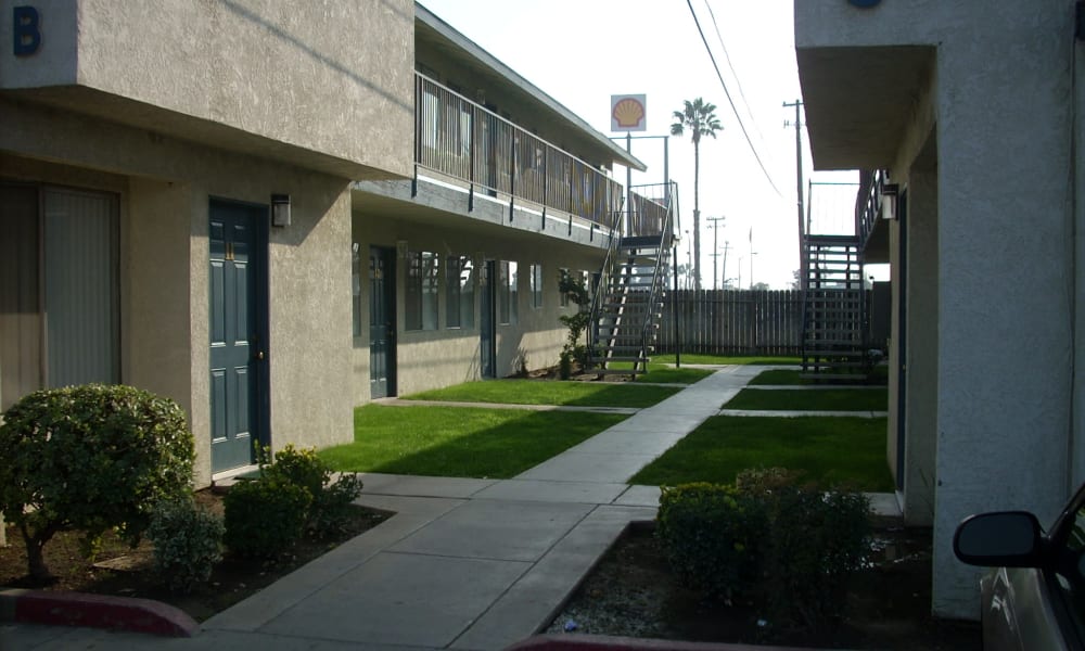 Walkways at El Potrero Apartments in Bakersfield, California