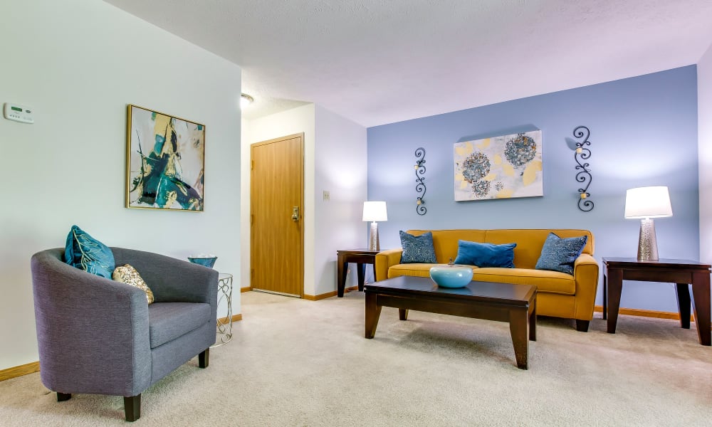 Carpeted living room at The Highlands in Fairborn, Ohio