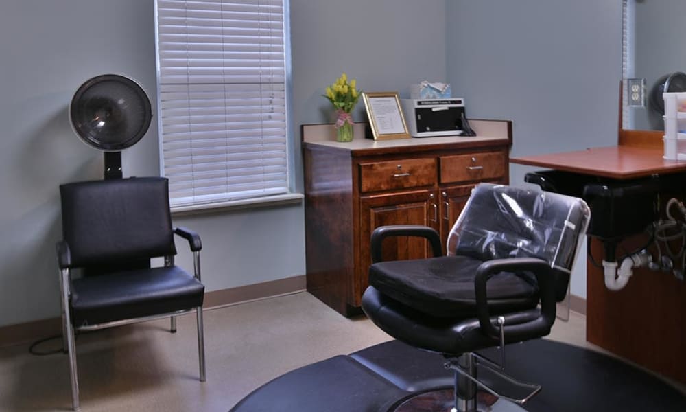 On site Beauty and Barber Salon at Springfield Heights in Springfield, Tennessee