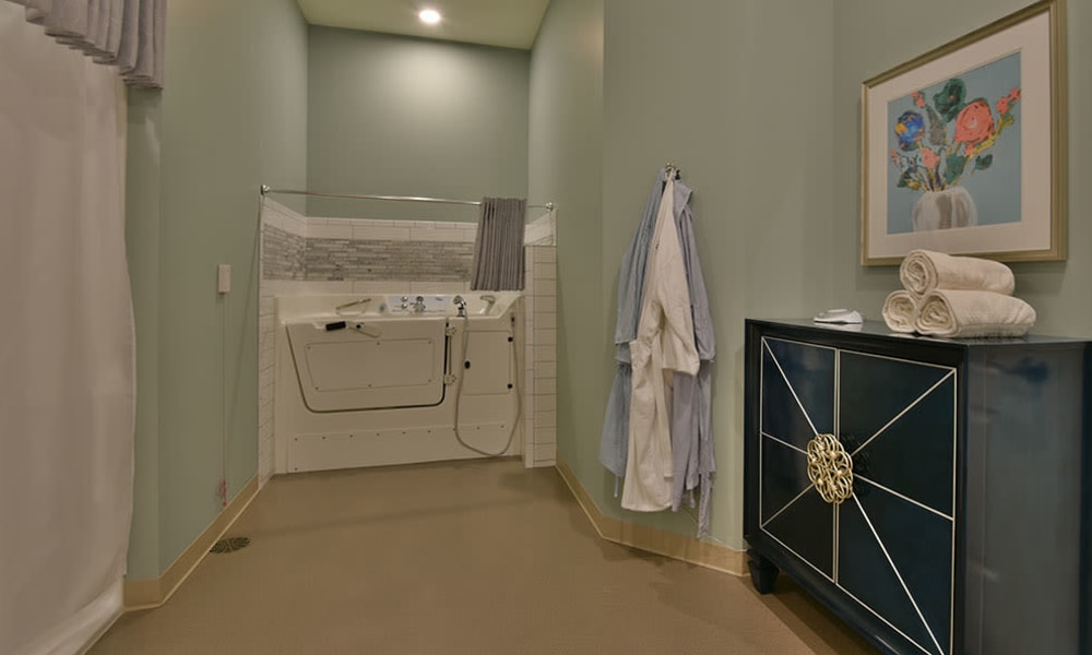Assisted Spa Style Bathing at Dogwood Pointe Senior Living in Milan, Tennessee
