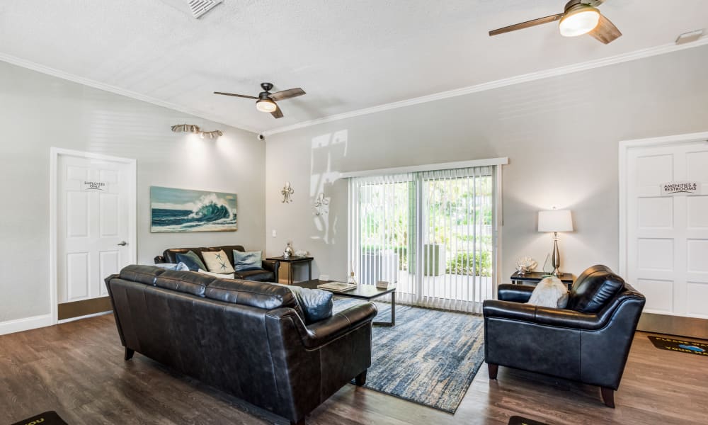 Seminole, FL Apartments near Maderia Beach Ridgeview