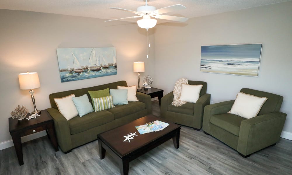 Seminole, FL Apartments near Maderia Beach Ridgeview