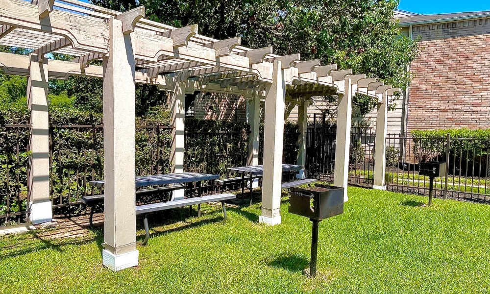 Outdoor picnic area at The Abbey at Champions in Houston, Texas