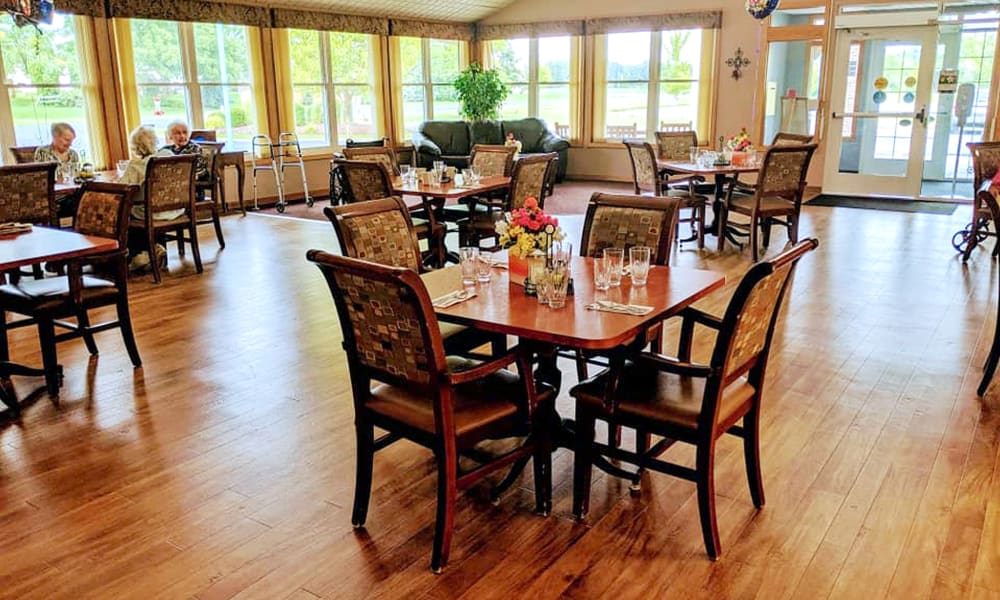 Dining area at Wellington Place at Hartford in Hartford, Wisconsin