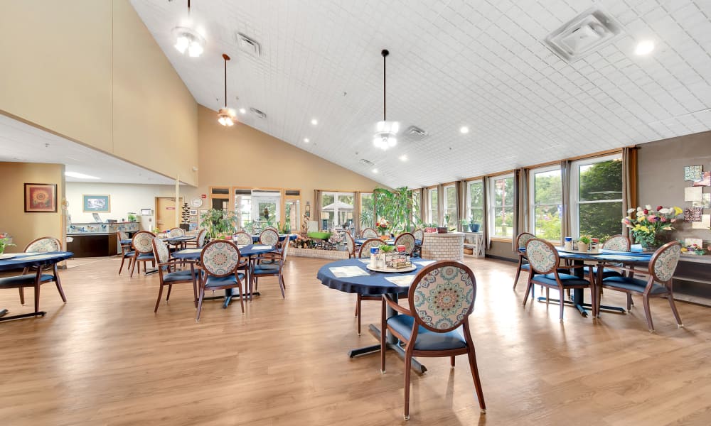 Dining room at Wellington Place at Whiting in Stevens Point, Wisconsin