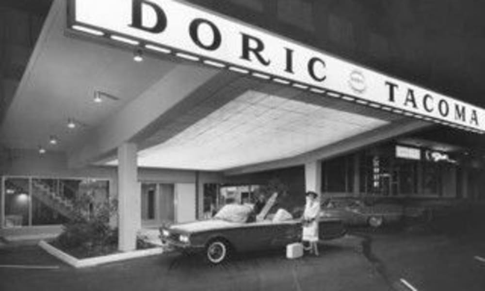 Doric hotel entrance at Cascade Park Vista Assisted Living in Tacoma, Washington
