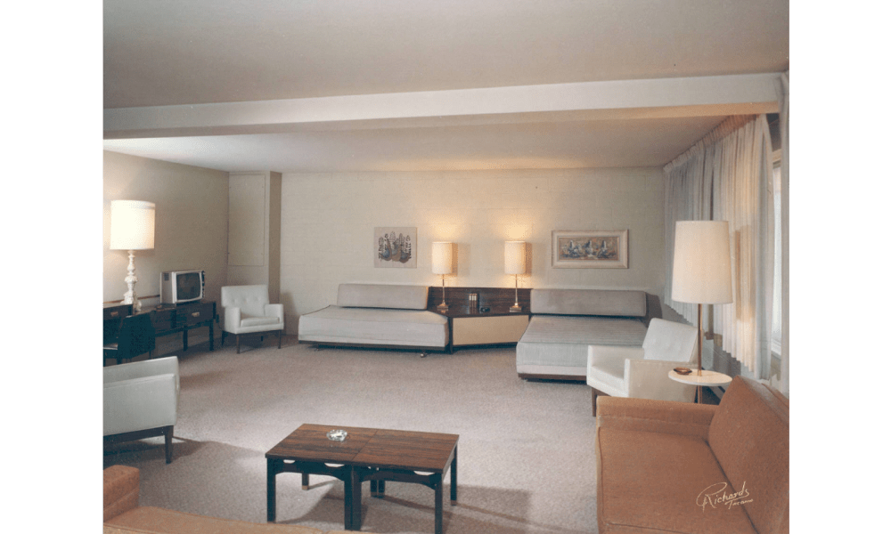 Doric hotel lounge at Cascade Park Vista Assisted Living in Tacoma, Washington