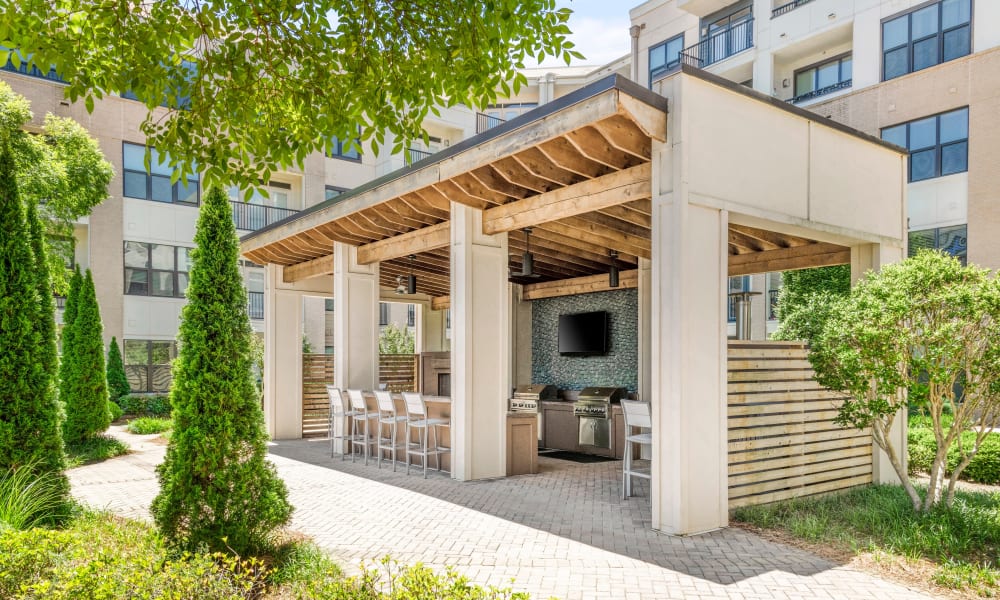Outdoor lounge and BBQ area at Reserve Decatur | Luxury Apartments in Decatur, Georgia