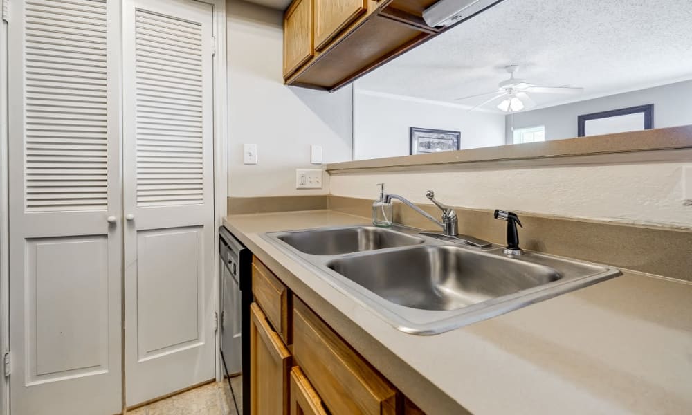 Kitchen at Peppertree Apartment Homes in Lafayette, Louisiana