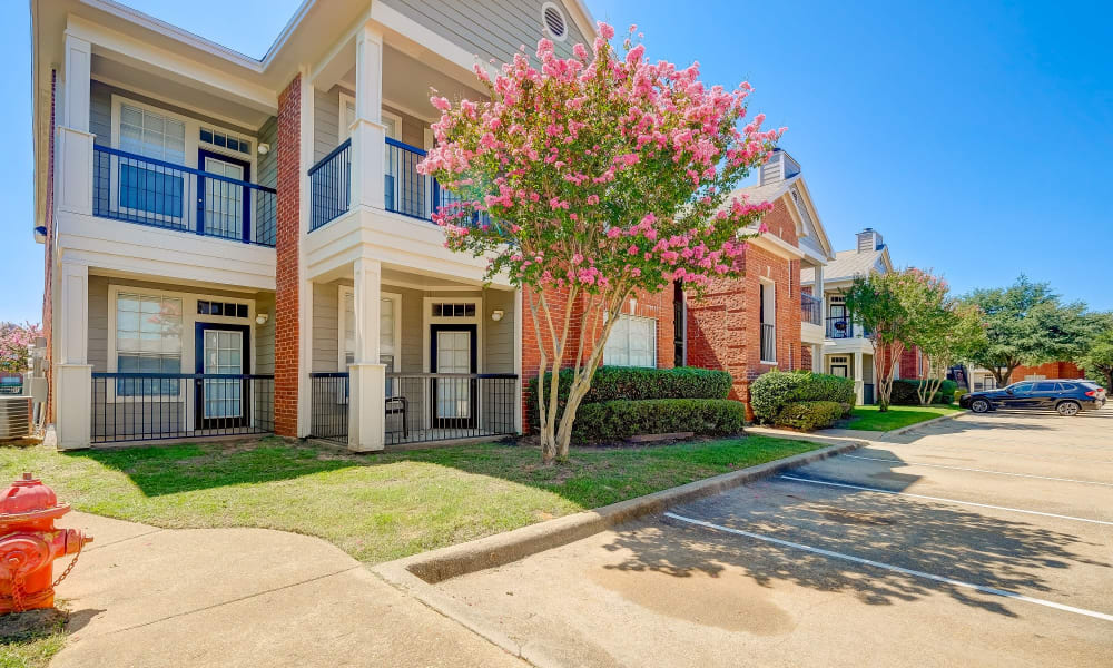 Entry to apartments at Champion Lake Apartment Homes in Shreveport, Louisiana
