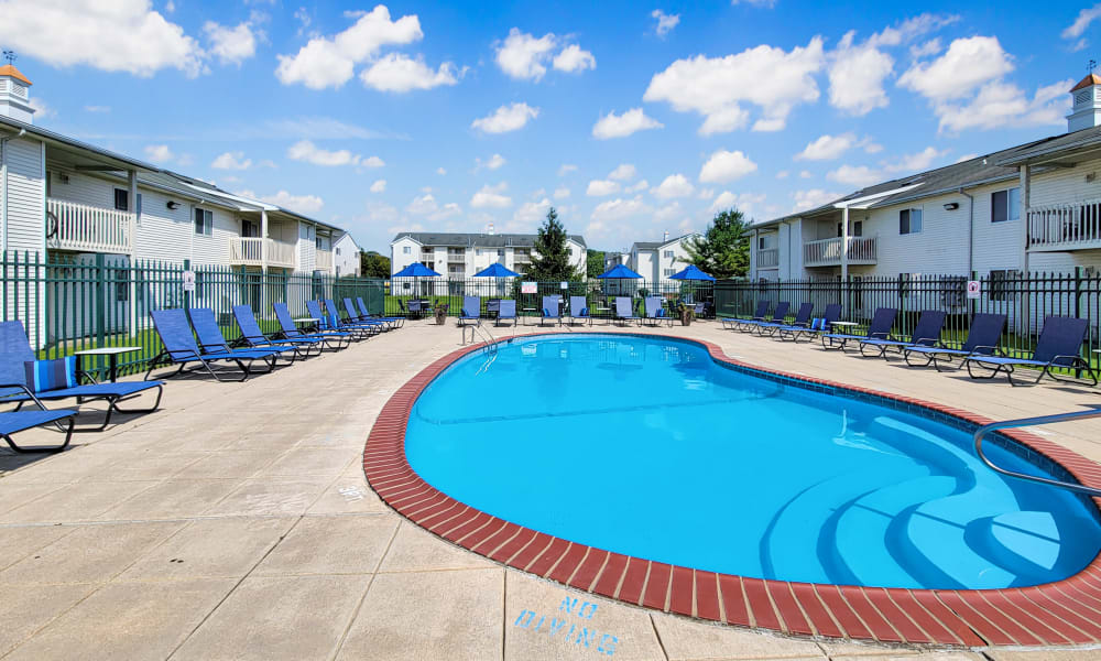 Steeplechase Apartments & Townhomes in Toledo, Ohio offers a community swimming pool