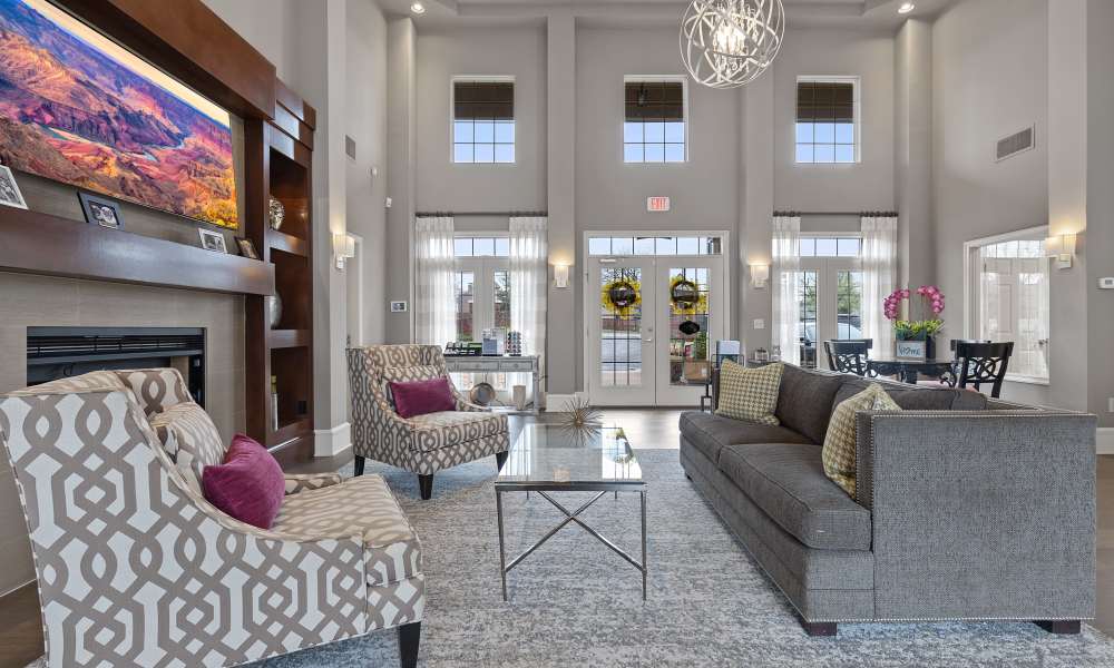 Elegant lounge area at Crown Pointe Apartments in Oklahoma City, Oklahoma