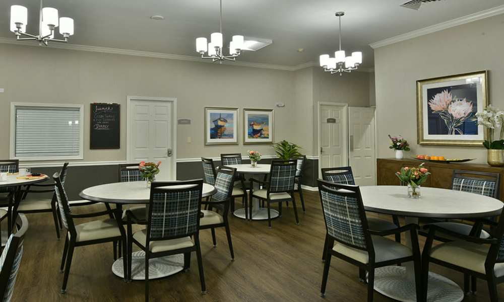 Dining room at The Arbors at Westbrook Terrace in Jefferson City, Missouri