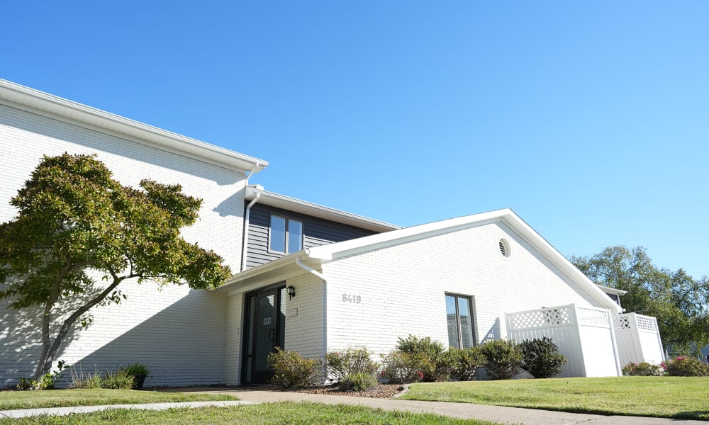 Exterior view of a community clubhouse at River Club in Evansville, Indiana