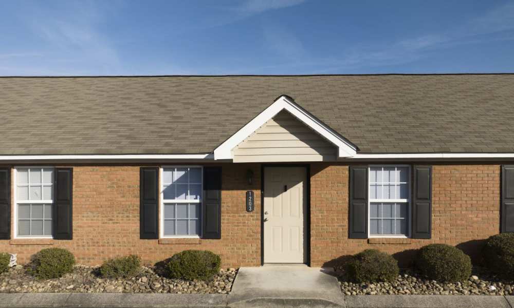 Building exterior at Home Place Apartments in East Ridge, Tennessee
