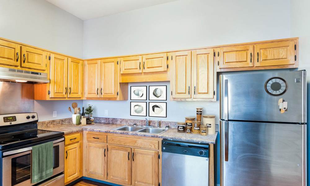 Spacious apartment with wood-style flooring at The Grand Apartments in CHATTANOOGA, Tennessee