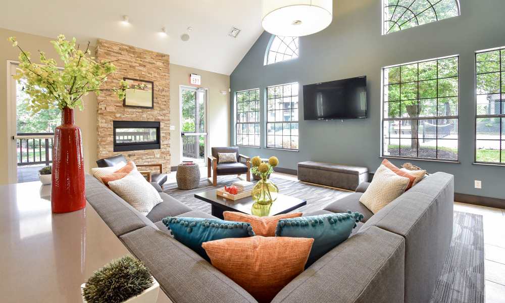 Upscale resident seating area at Park Laureate Apartments & Townhomes in Louisville, Kentucky, 