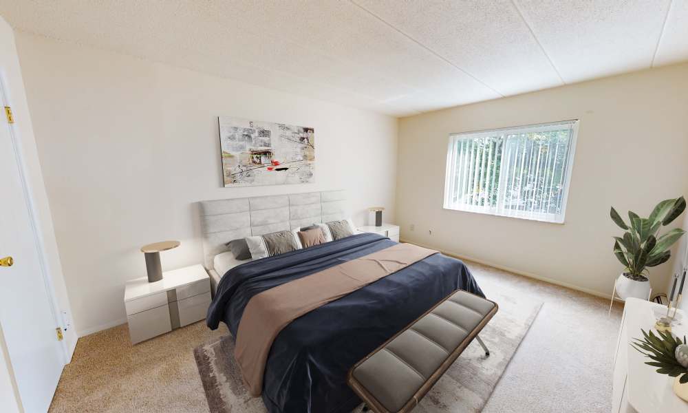 Bedroom with closet area at Vantage Pointe West Apartment Homes in Cincinnati, Ohio