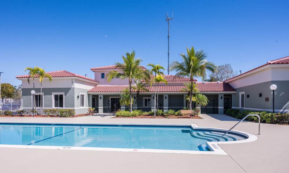 Swimming pool at Ernie Martin Villas in Miami, Florida