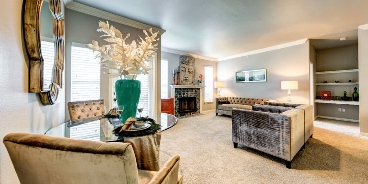 Living room at Marquis at Silver Oaks in Grapevine, Texas