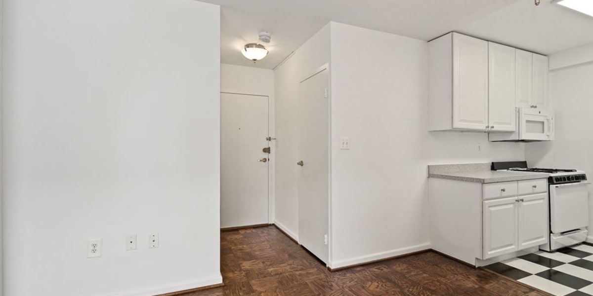 Small kitchen for new tenant in Washington, District of Columbia 