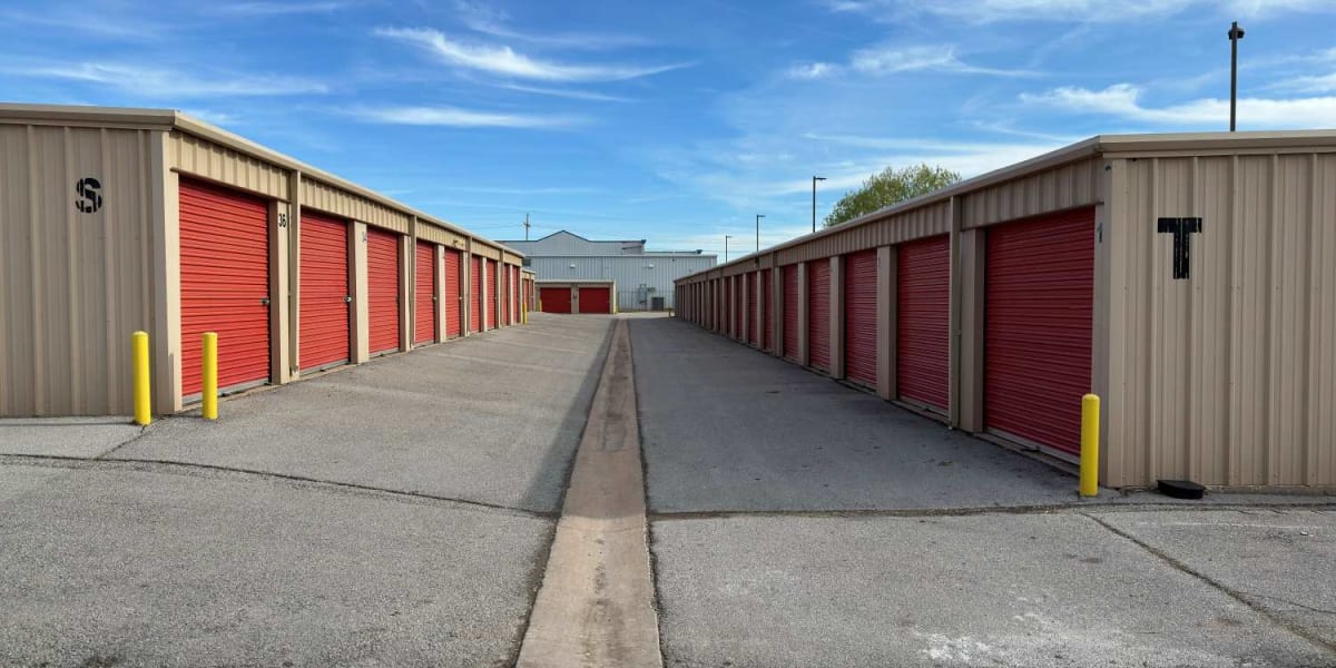 Outdoor storage units at StoreLine Self Storage in Lawton, Oklahoma