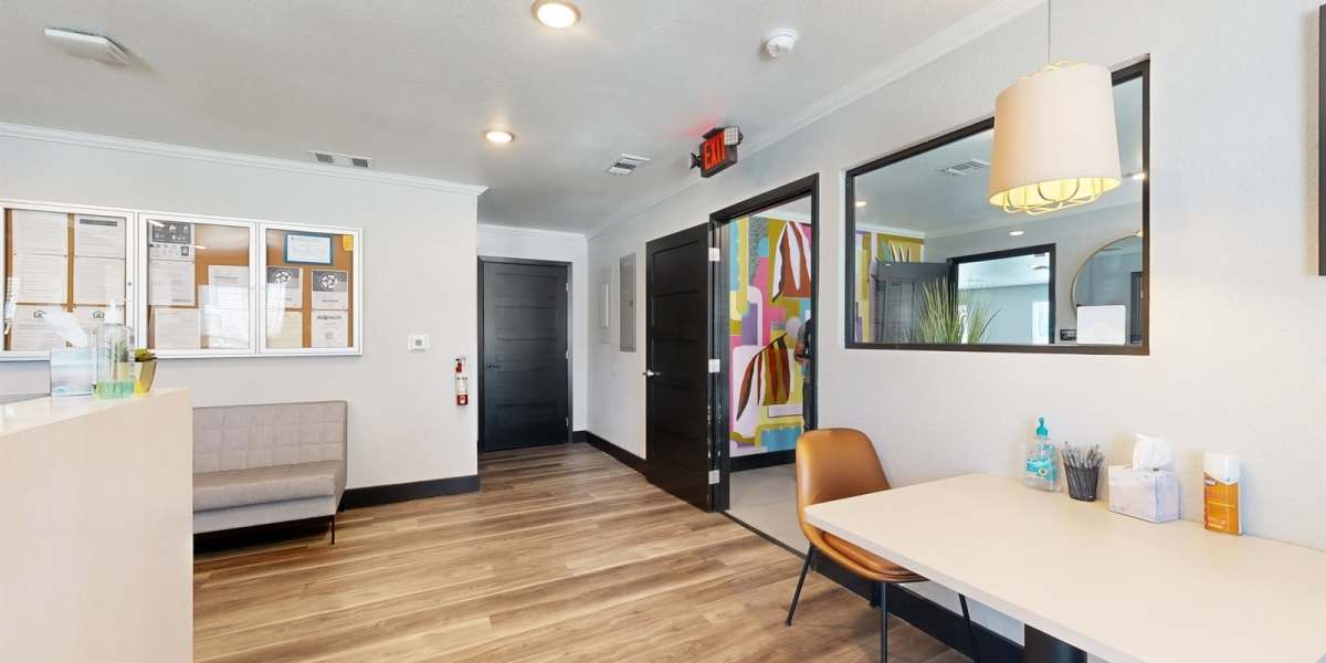 Table and chairs for residents to use in the common area at Bella Vista in Austin, Texas