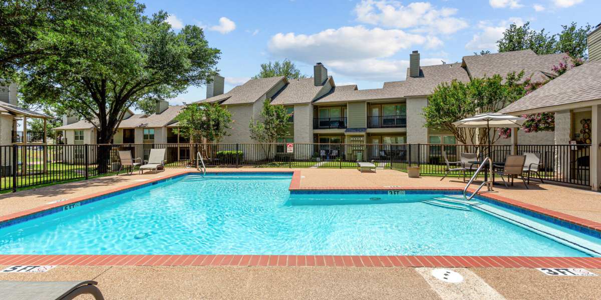 Pool angle 4 Courtyard Apartments And Storage in Granbury, Texas