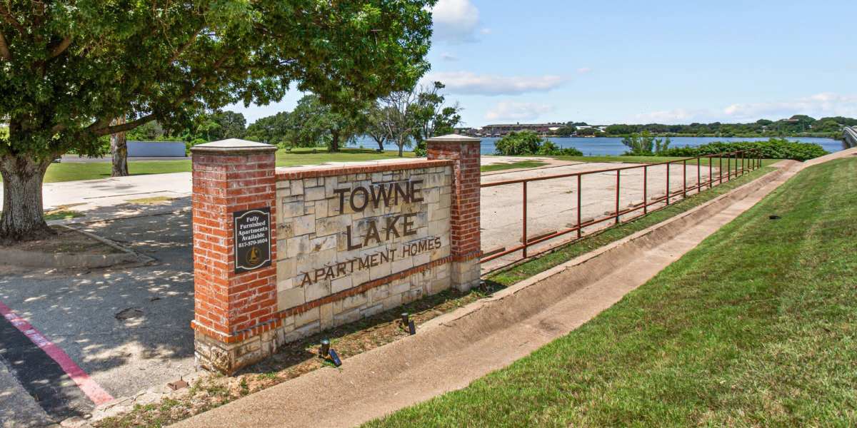 Signage angle 2 Towne Lake Apartments in Granbury, Texas