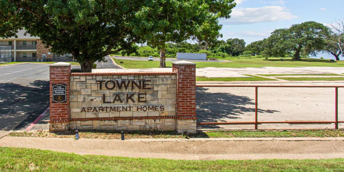 Signage angle 1 Towne Lake Apartments in Granbury, Texas