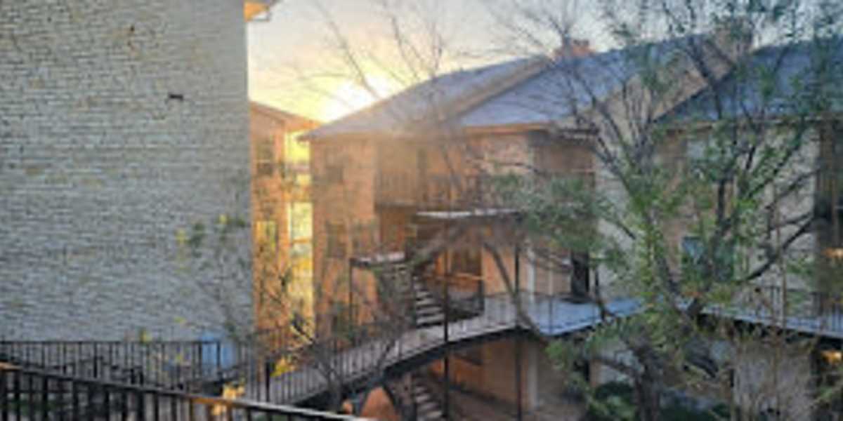 elevated walkways at Towne Square Condos at The Lodge in Granbury, Texas