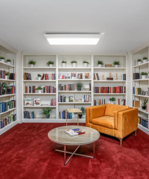 Reading area at Farmington Oaks Apartments in Farmington, Michigan