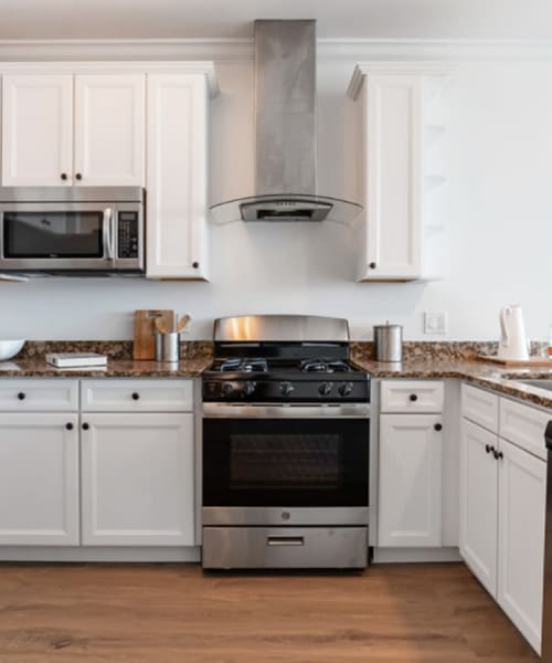 Kitchen with modern appliances at Residences at 1 Brown in Philadelphia, Pennsylvania