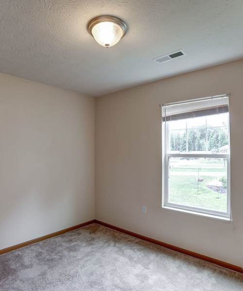 Spacious living area at Quaker Meadows in Hermitage, Pennsylvania