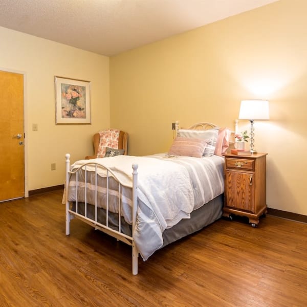 Resident bedroom at Pacifica Senior Living Heritage Hills in Hendersonville, North Carolina
