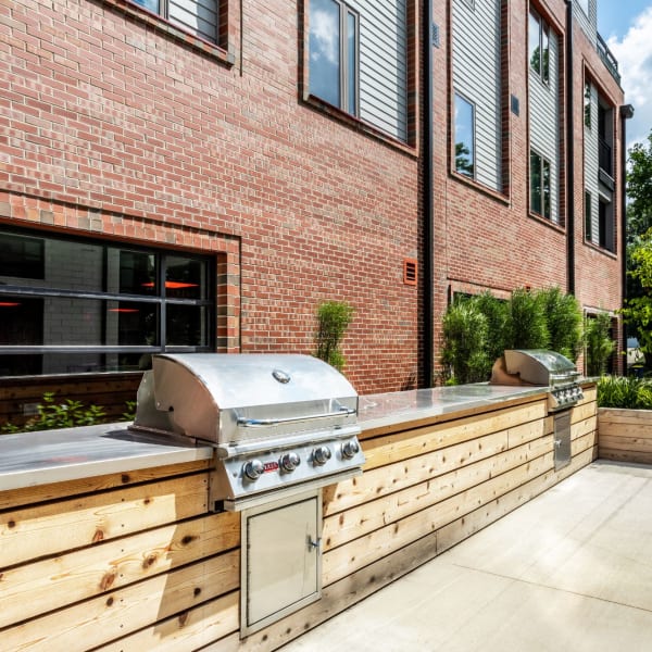 Outdoor Kitchen With Gas Grills at The MK in Indianapolis, Indiana