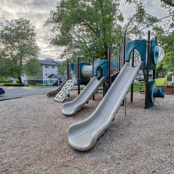 Hiddenvale Apartments offers a wide variety of amenities in University Place, Washington